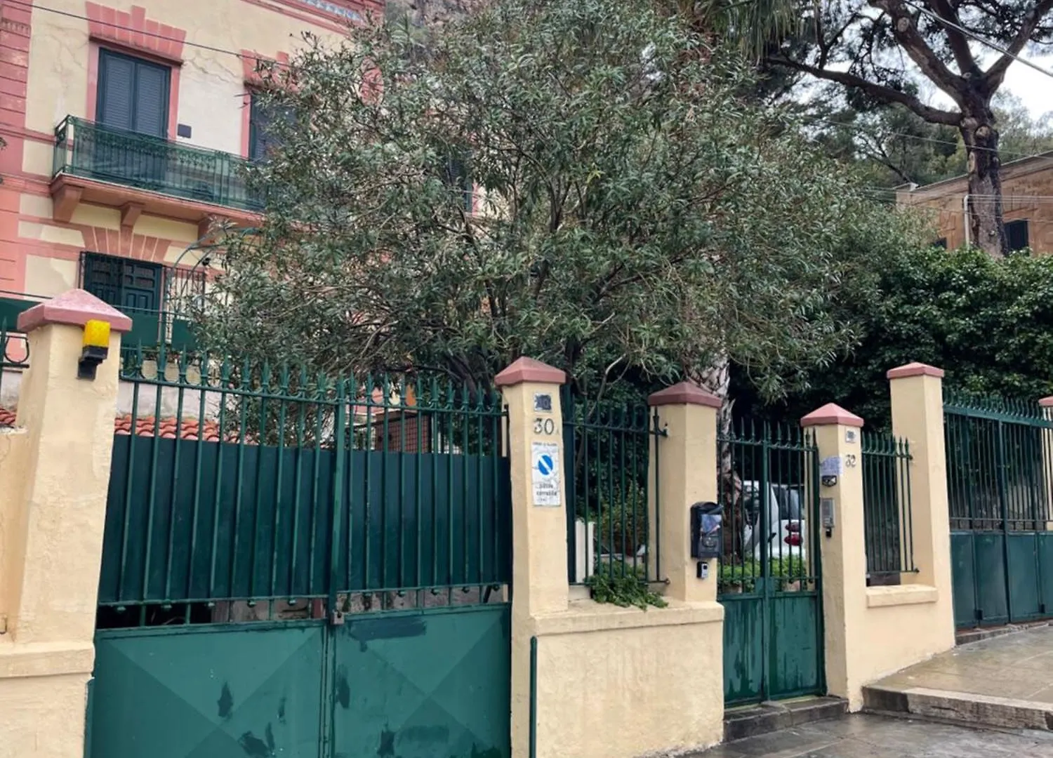Finestra Sul Mare Hotell Palermo Italien